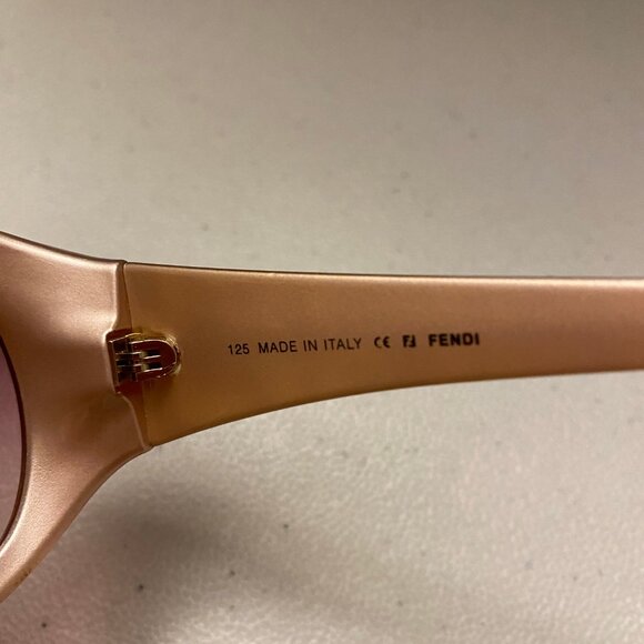 NWOT Vintage Women Fendi Pink Blush Elegant Sweet and Feminine Sunglasses - Picture 7 of 9